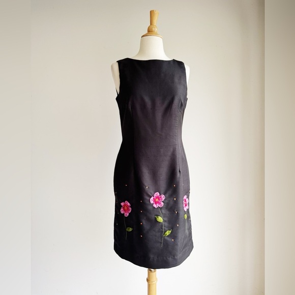 VINTAGE EAGLE'S EYE Black Silk Floral Trimmed Sheath Dress 4 - Picture 2 of 8